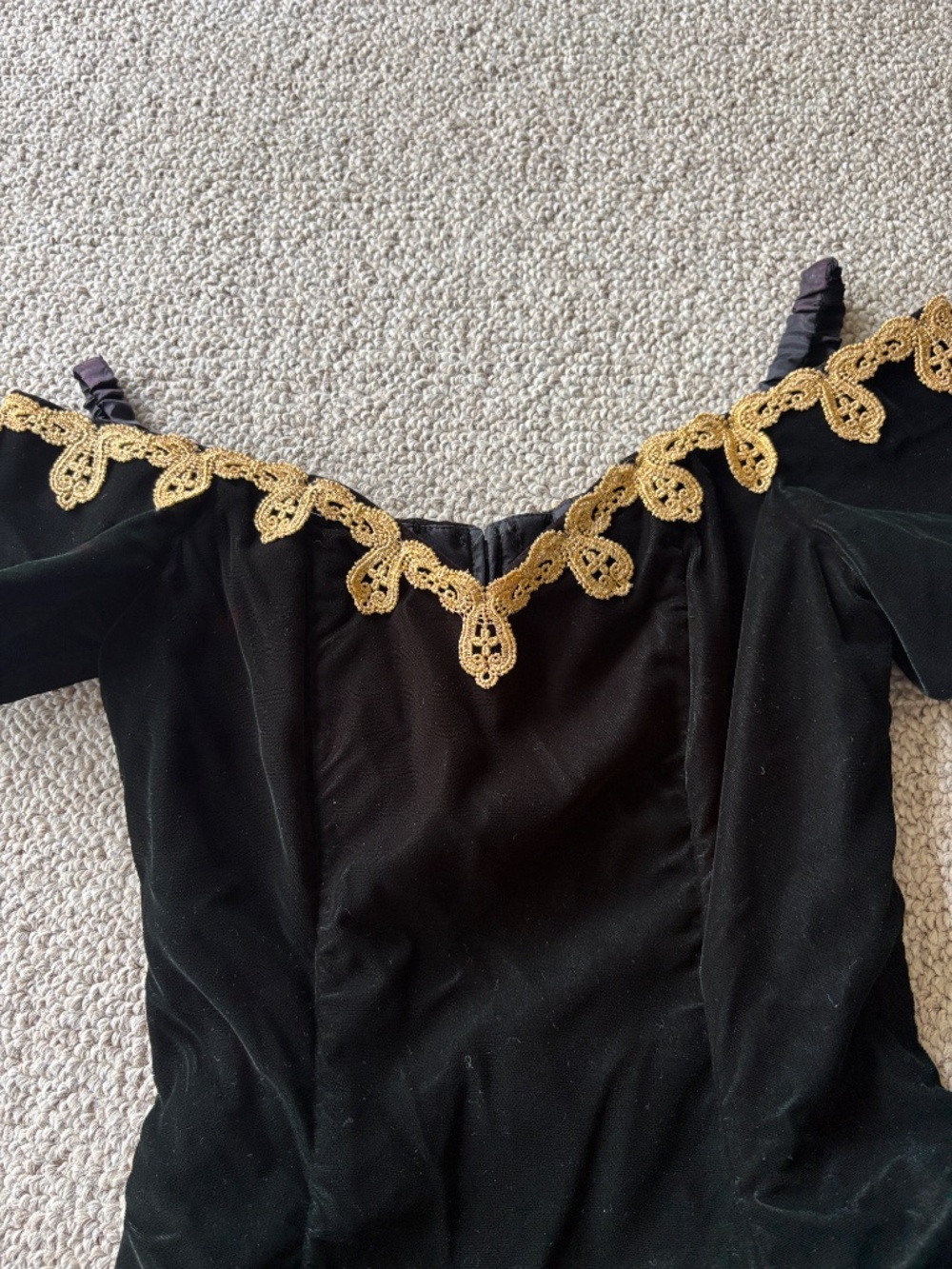 Vintage NWT Rampage Dark Green Velvet Dress 7 Off-Shoulder Gold Lace Trim Glam - Picture 4 of 13